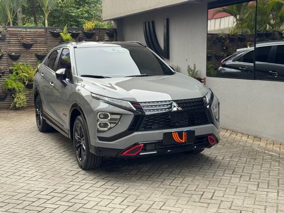 MITSUBISHI ECLIPSE CROSS 1.5 MIVEC TURBO GASOLINA HPE BLACK CVT MITSUBISHI ECLIPSE CROSS 1.5 MIVEC TURBO GASOLINA HPE BLACK CVT